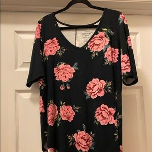 Torrid 3/4 sleeve tunic. Size 1. Super soft material. Never worn